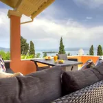 Seaview Villa & Suites